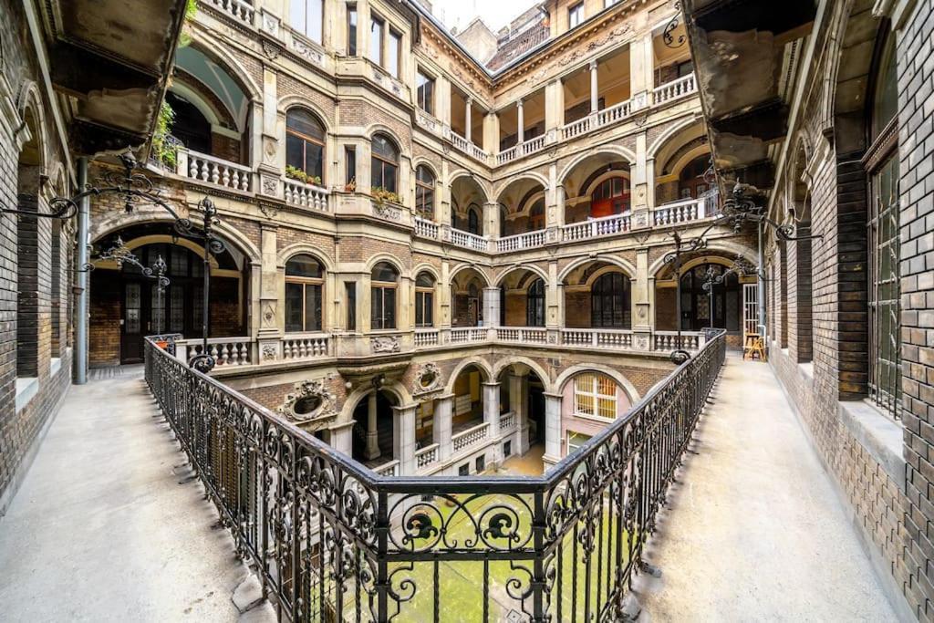 Andrassy Grandeur With Indoor Parking Apartment Будапеща Екстериор снимка
