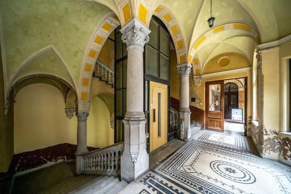 Andrassy Grandeur With Indoor Parking Apartment Будапеща Екстериор снимка
