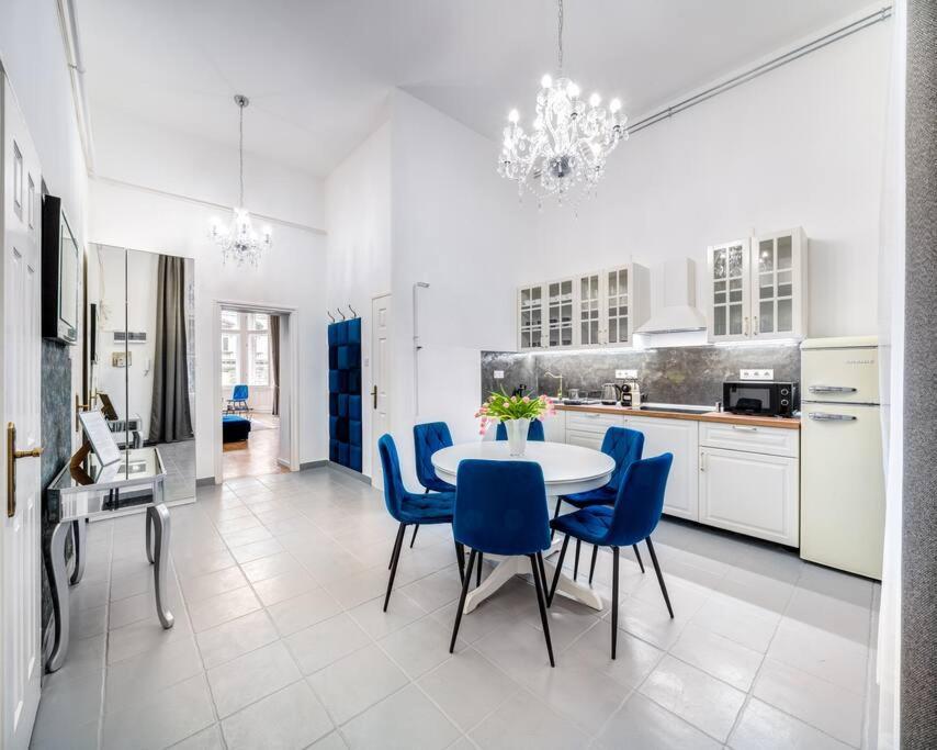 Andrassy Grandeur With Indoor Parking Apartment Будапеща Екстериор снимка