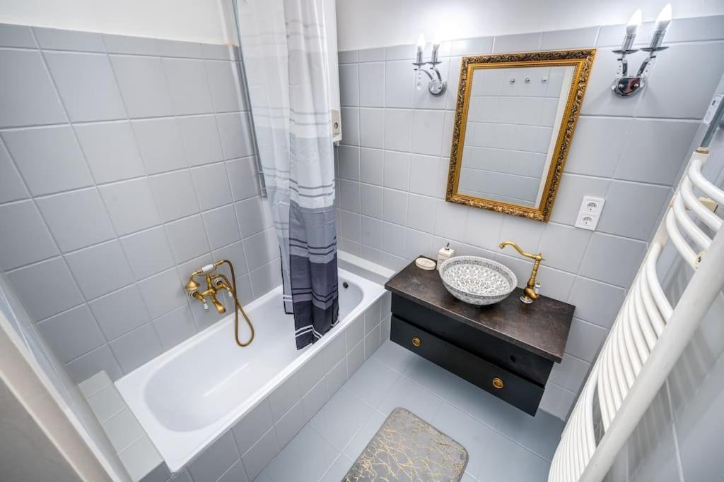 Andrassy Grandeur With Indoor Parking Apartment Будапеща Екстериор снимка